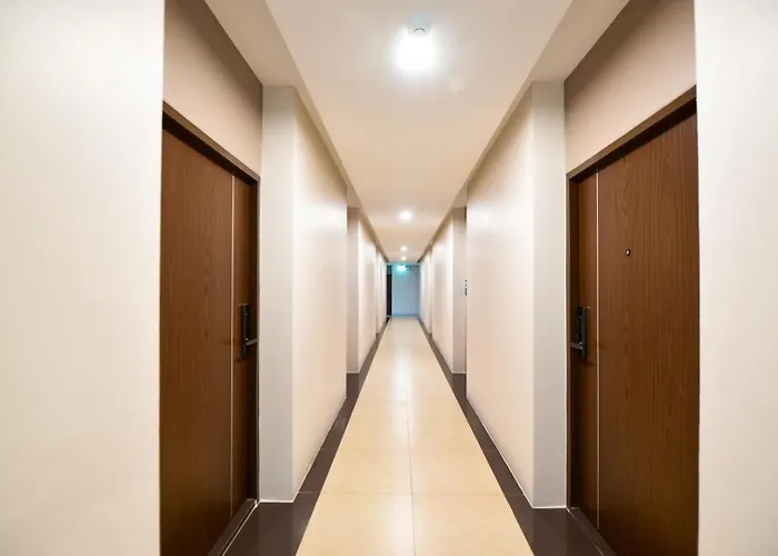 Hotel Norn Canalside โรงแรมนอนริมคลอง 3*