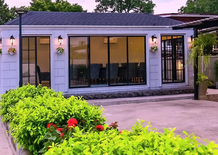 Norn Canalside โรงแรมนอนริมคลอง Hotel 3*