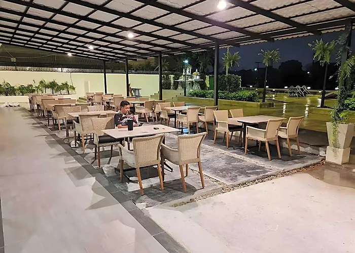 Hotel Norn Canalside โรงแรมนอนริมคลอง 3*