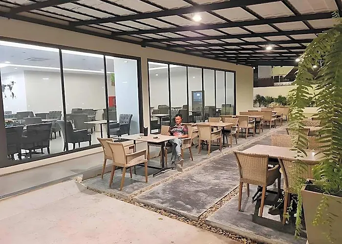 מלון Norn Canalside โรงแรมนอนริมคลอง 3*