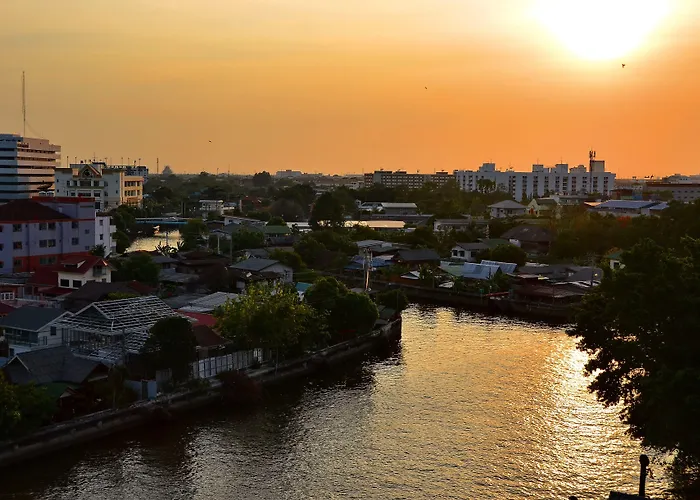 Norn Canalside โรงแรมนอนริมคลอง מלון 3*
