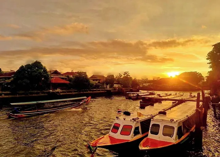Norn Canalside โรงแรมนอนริมคลอง 3*